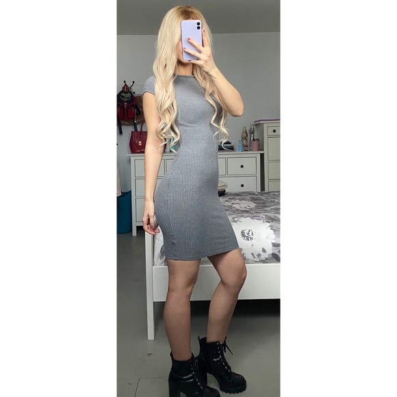 🌿3/$20 • Midi T-Shirt Dress - Picture 2 of 3